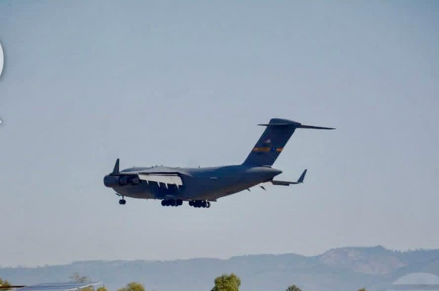 هیئت امریکایی با موترهای زرهی و تجهیزات نظامی وارد پاکستان شد