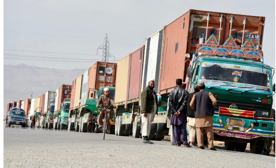 پاکستان هشت&zwnj;هزار کانتینر تاجران افغانستان را متوقف کرده است