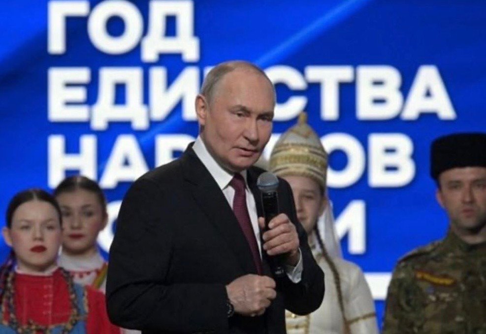 پوتین: شوروی در افغانستان وظیفه خود را با عزت به پایان رساند