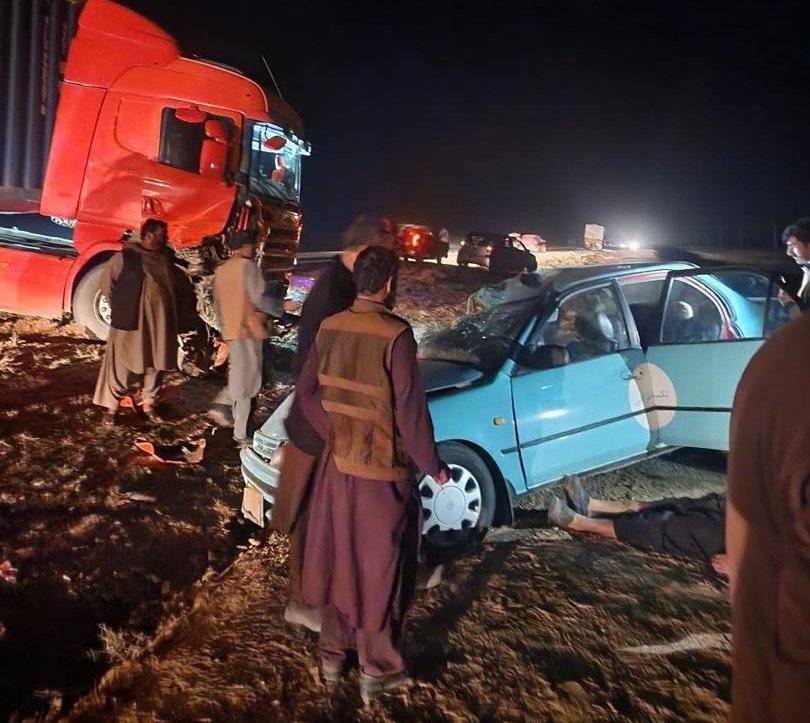 دو رویداد ترافیکی در غزنی و ننگرهار، هفت کشته برجای گذاشت