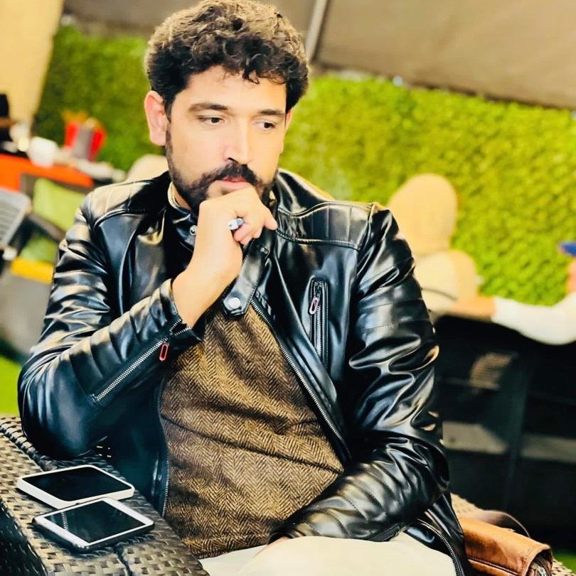 در جستجوی حقیقت: روایت تاریخی از مقاومت در برابر تاریکی