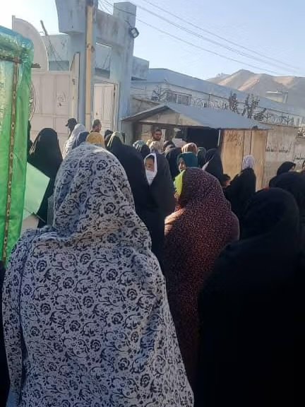 طالبان صدها زن دایکندی را از کار محروم کردند؛ بستن ده&zwnj;ها مغازه و اجبار به انتقال به مکان دورافتاده