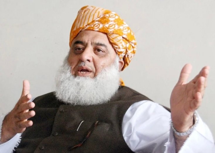 فضل&zwnj;الرحمان: از افغانستان گله دارم، اما برخی مسایل با زور حل نمی&zwnj;شود