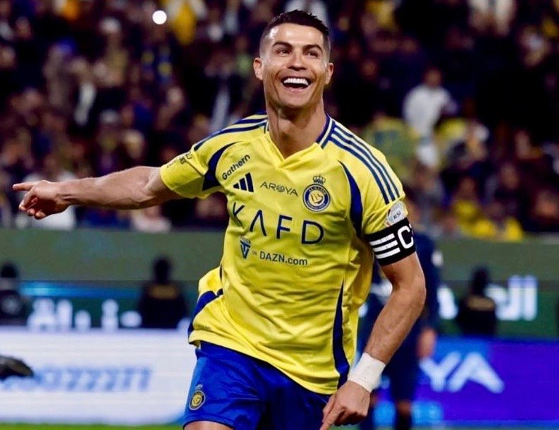 رونالدو مقابل الفتح بازى مى&zwnj;كند