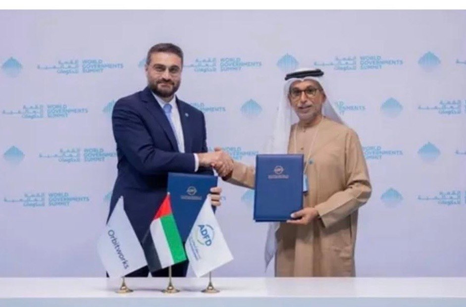 حمدالله محب با امارات متحده قرارداد ساخت ماهواره نظارتی امضا کرد