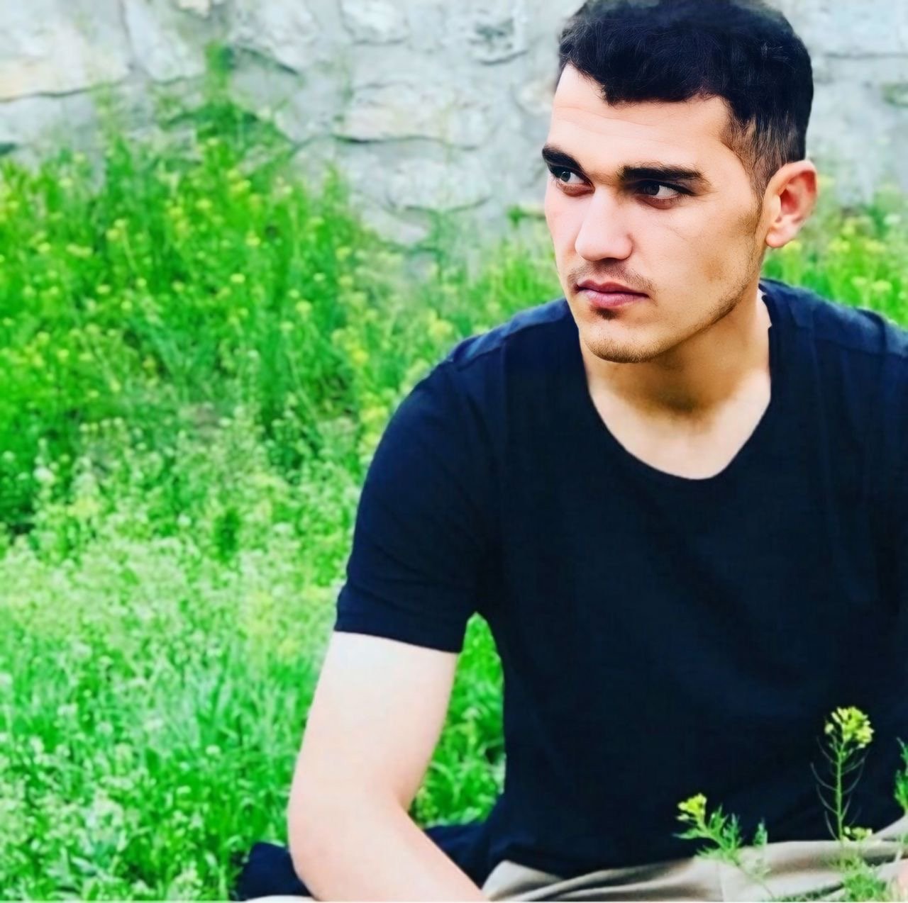 بهار و میلهٔ گل سرخ