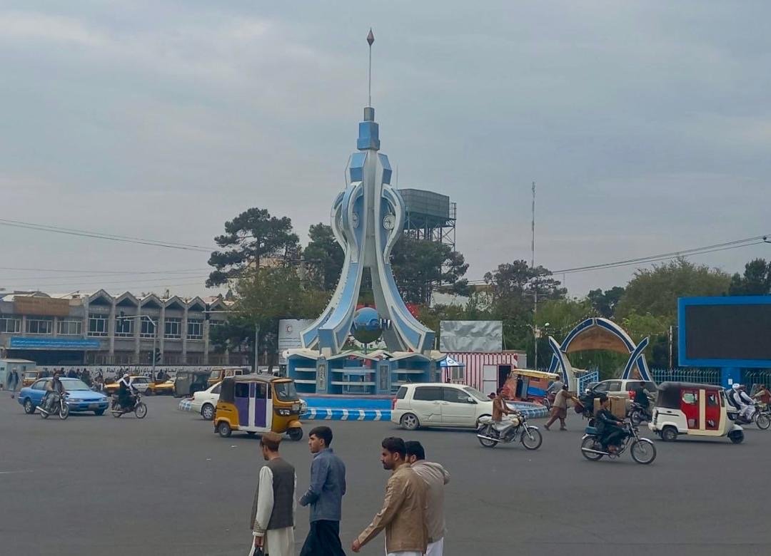 تشدید بازداشت&zwnj;ها؛ جاده&zwnj;ها و بازارهای هرات از حضور زنان خالی شد