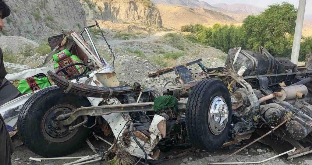 سقوط یک موتر تیلری در لغمان چهار گشته و هشت&zwnj;تن زخمی برجای گذاشت