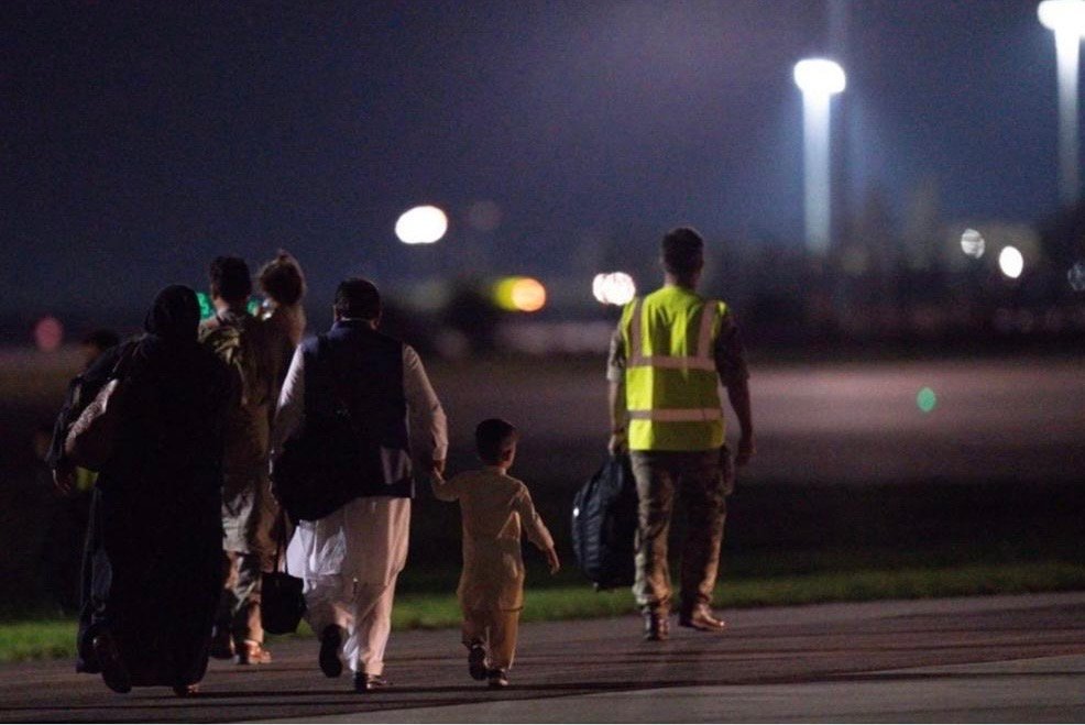 پاکستان و بریتانیا برای تسریع انتقال پناهجویان افغانستانی گفت&zwnj;وگو کردند