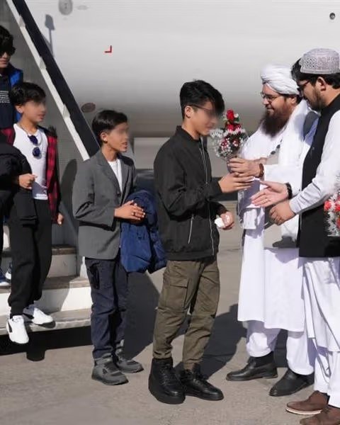 ۴۹ کودک افغانستانی پس از درمان در آلمان به کشور بازگشتند
