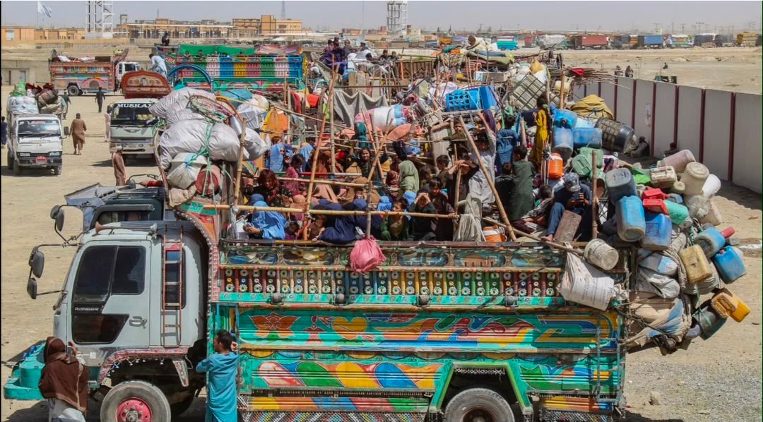پاکستان اخراج ۲۰ هزار مهاجر افغانستانی از پیشاور را آغاز می&zwnj;کند