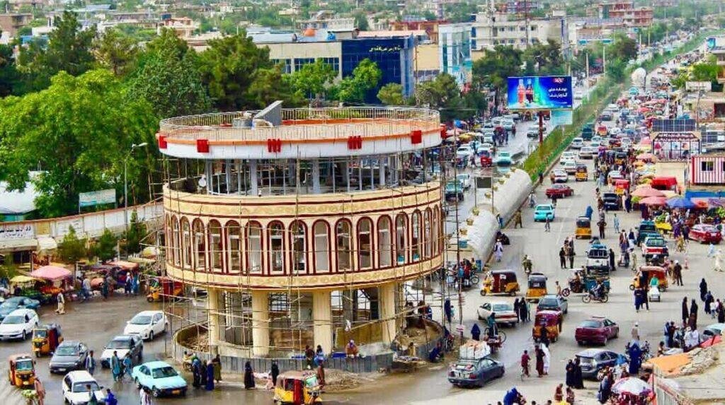 طالبان چهار تن، از جمله دو نظامی پیشین را در پروان بازداشت کردند