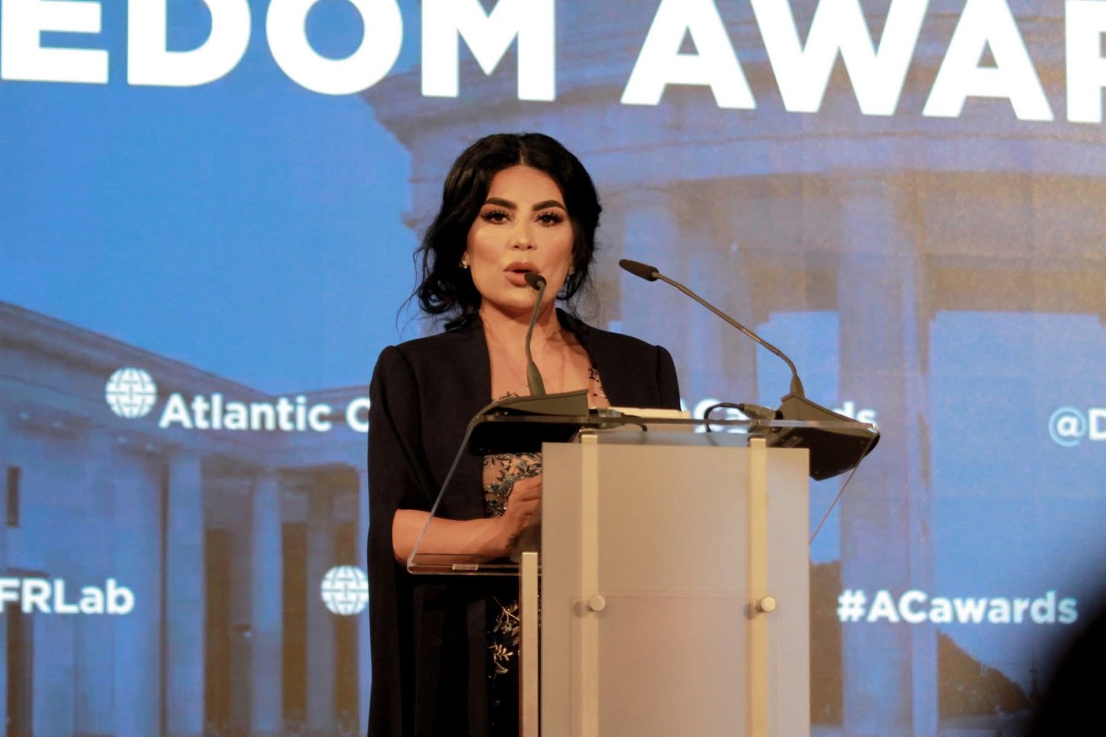 آریانا سعید برنامه آموزش آنلاین برای دختران افغانستان راه&zwnj;اندازی کرد