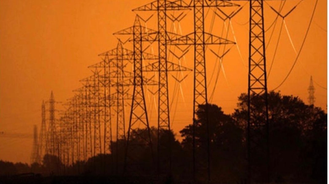 برق وارداتی ۲۲۰ کیلوولت در مسیر نایب&zwnj;آباد&ndash;پلخمری قطع شده است