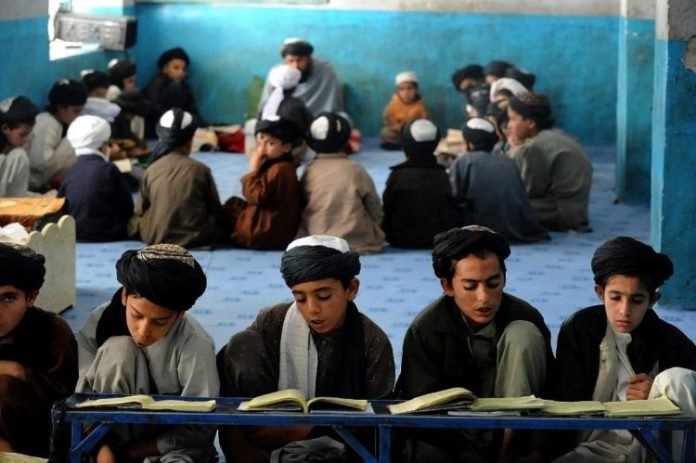 نگرانی از کاهش کیفیت آموزشی؛ نمره&zwnj;های بلند با افشای سوالات به&zwnj;دست می&zwnj;آید