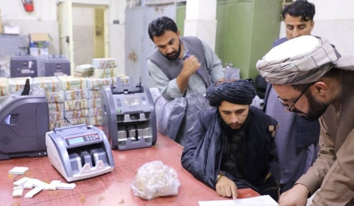 هشت میلیون پوند کمک بریتانیا؛ کمک انسان&zwnj;دوستانه یا حمایت از طالبان؟