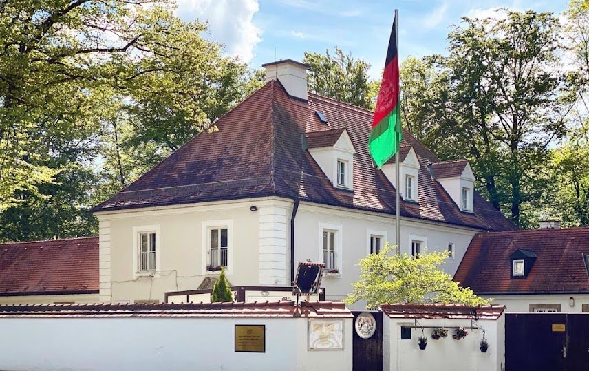 منابع: قنسول افغانستان در مونیخ آلمان از مراجعین پول غیرقانونی دریافت می&zwnj;کند